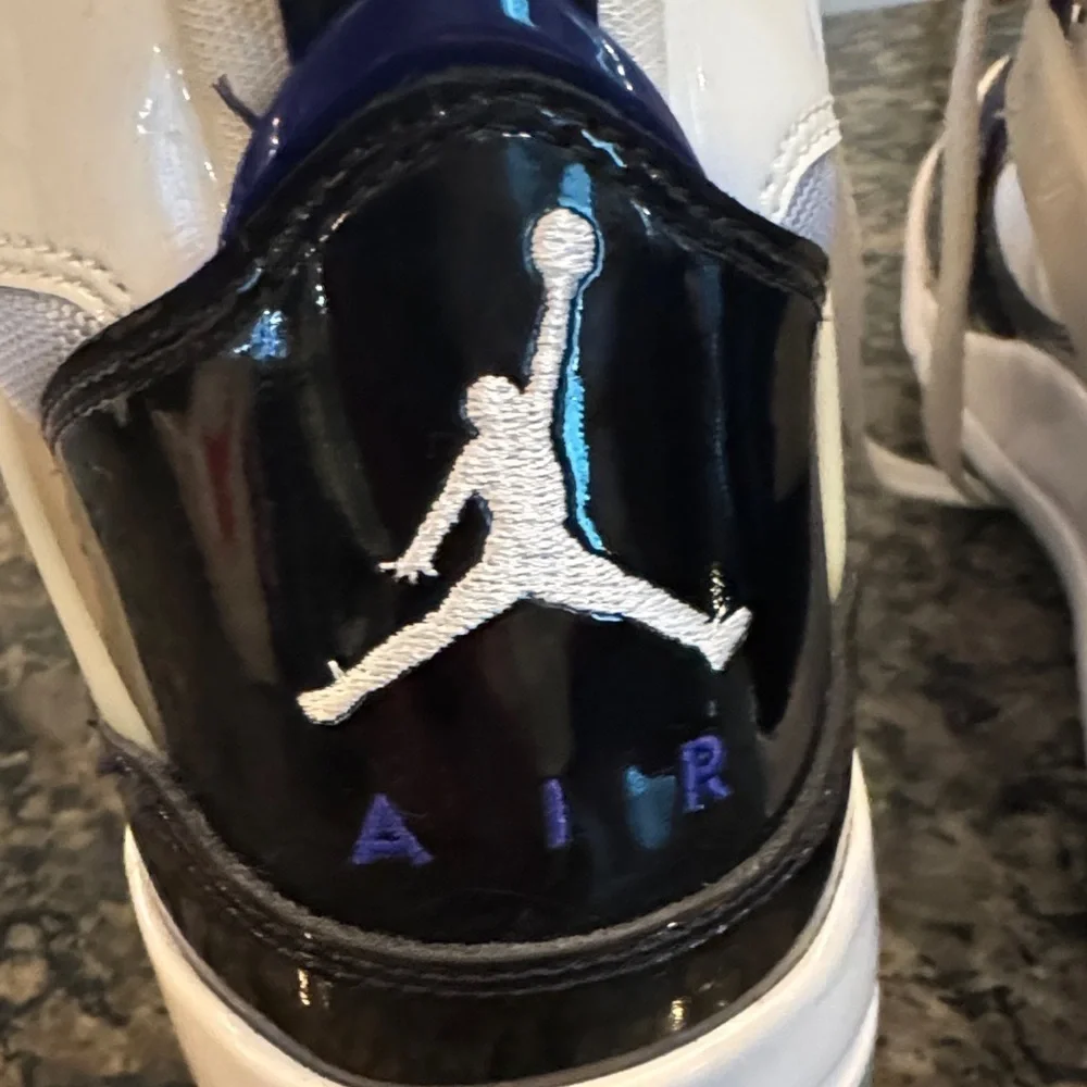 Jordan Men’s Black and White High-Top flight 45 Sneakers 8